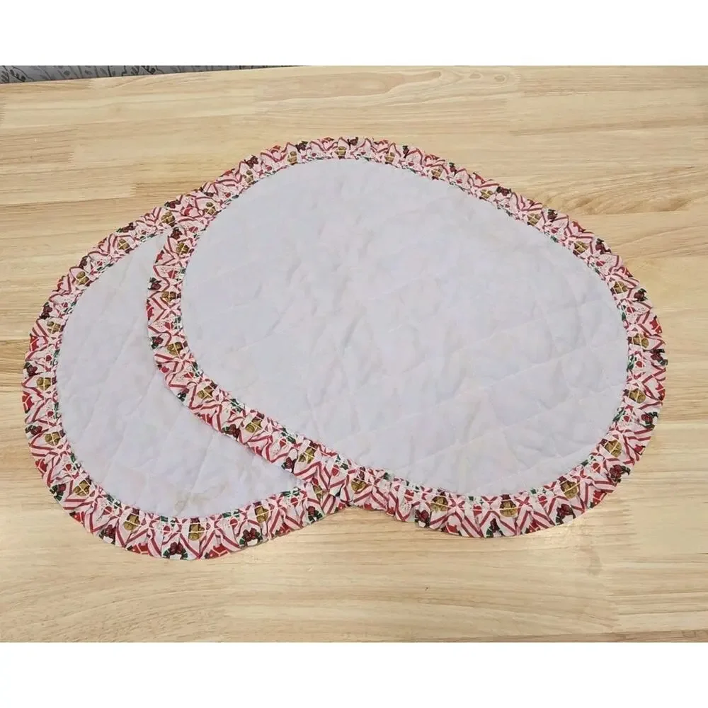 2 Vintage Town & Country Christmas Placemats Quilted Oval Holiday Table Linens
